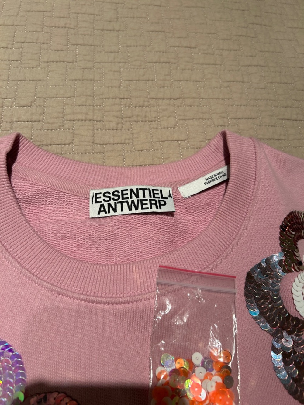 Essentiel Antwerp Pink Floral Sequin Top - Picture 3 of 8